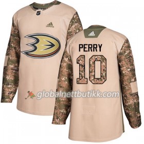 Anaheim Ducks Hockeydrakt Corey Perry 10 2017-2018 Camo Veterans Day Practice Adidas Authentic - Herre